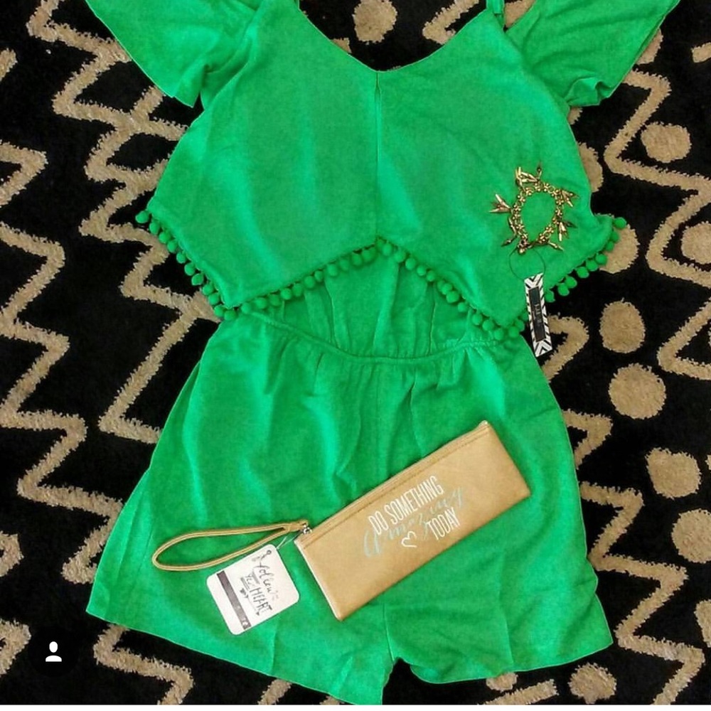 19 Cooper anthropology Romper PomPom detail Resort/Cruise BNWT